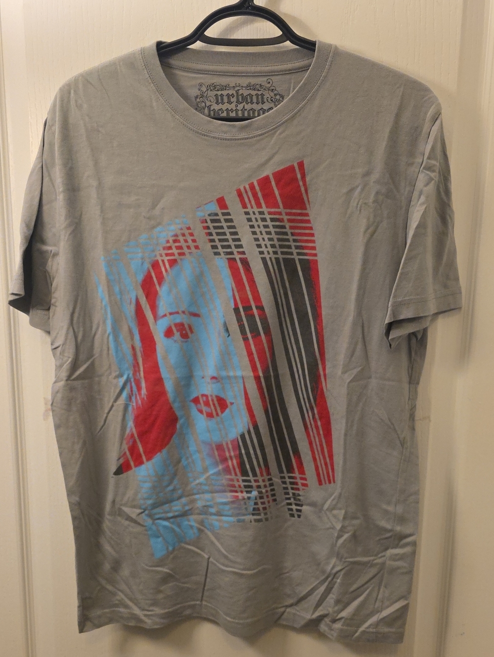 Urban Heritage Men’s Gray Graphic Tee with Red & Blue Print